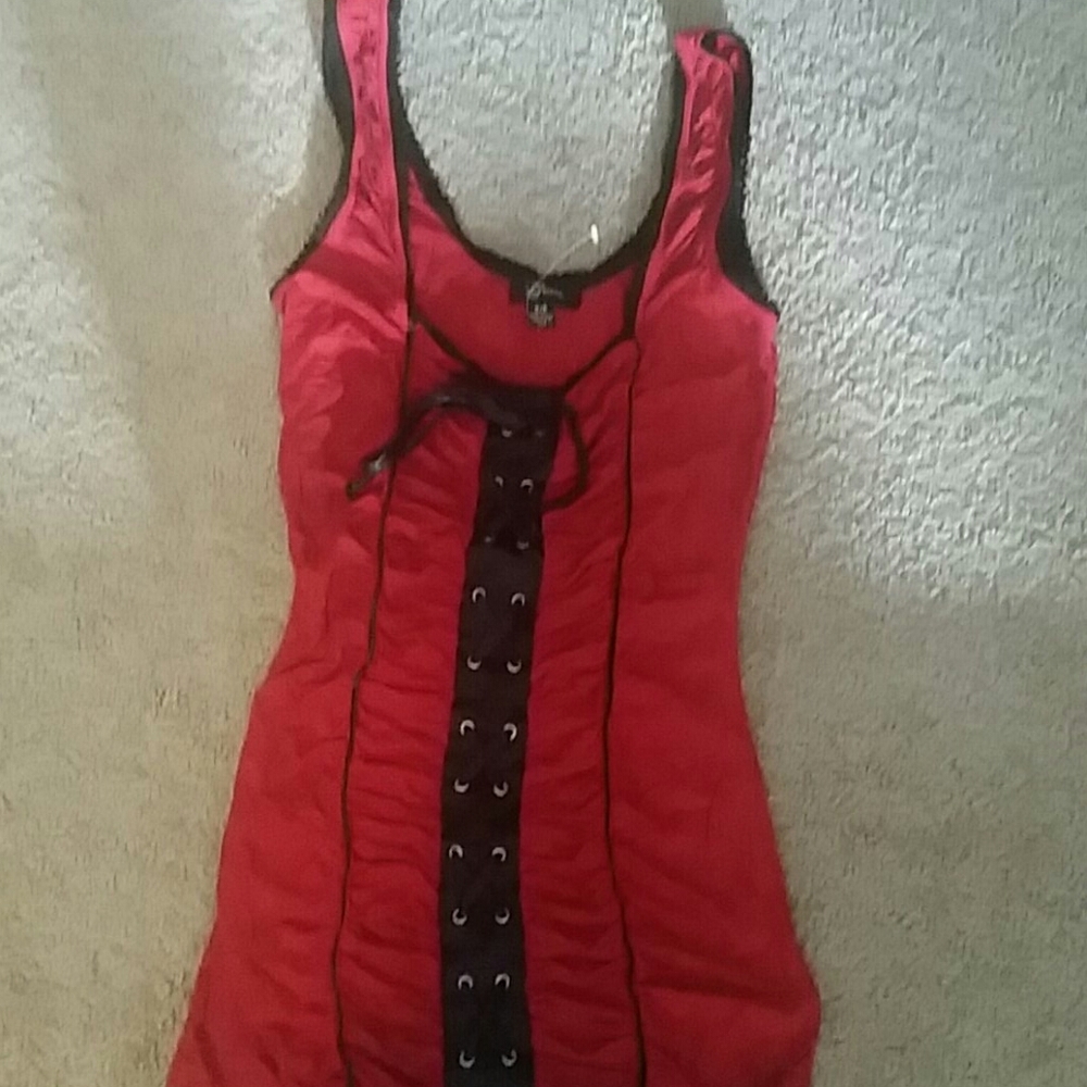 Guess Red and black blouse